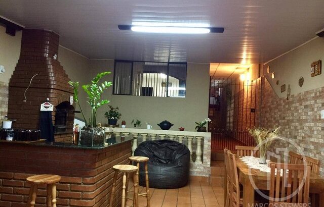 Casa com 3 dormitórios na Vila Fazzeoni, Próx à Av